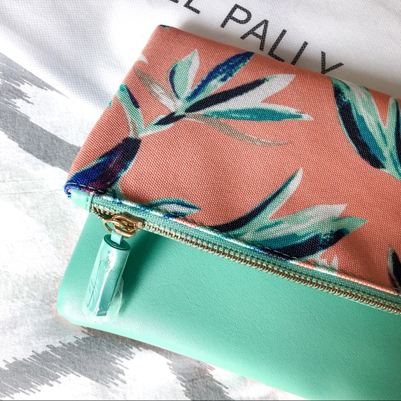 ✨HP✨Rachel Pally Coral and Mint Reversible Clutch - Picture 6 of 7
